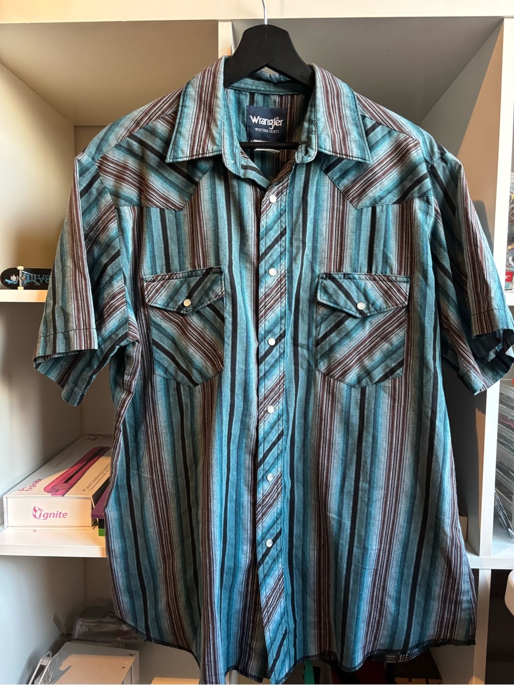Vintage Wrangler Men’s Short-Sleeve pearl snap  Striped Button-Up Shirt